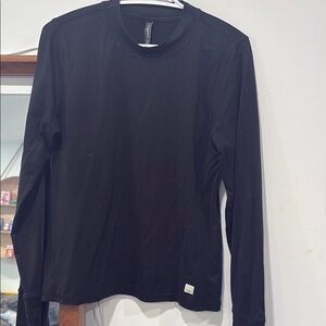 Vuori Black Long Sleeve Women's Top